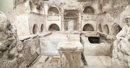 ¿ Cómo visitar la necrópolis de Via Triumphalis?