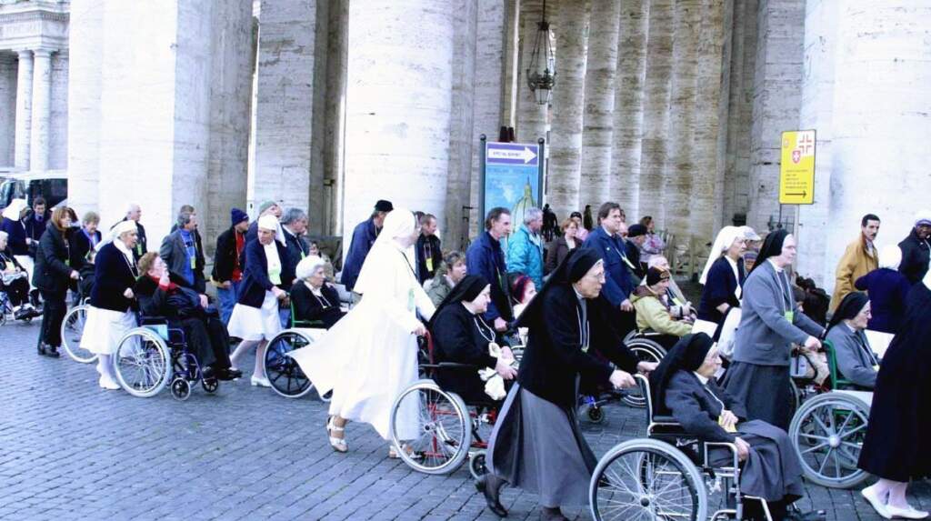 Vaticano en silla de ruedas