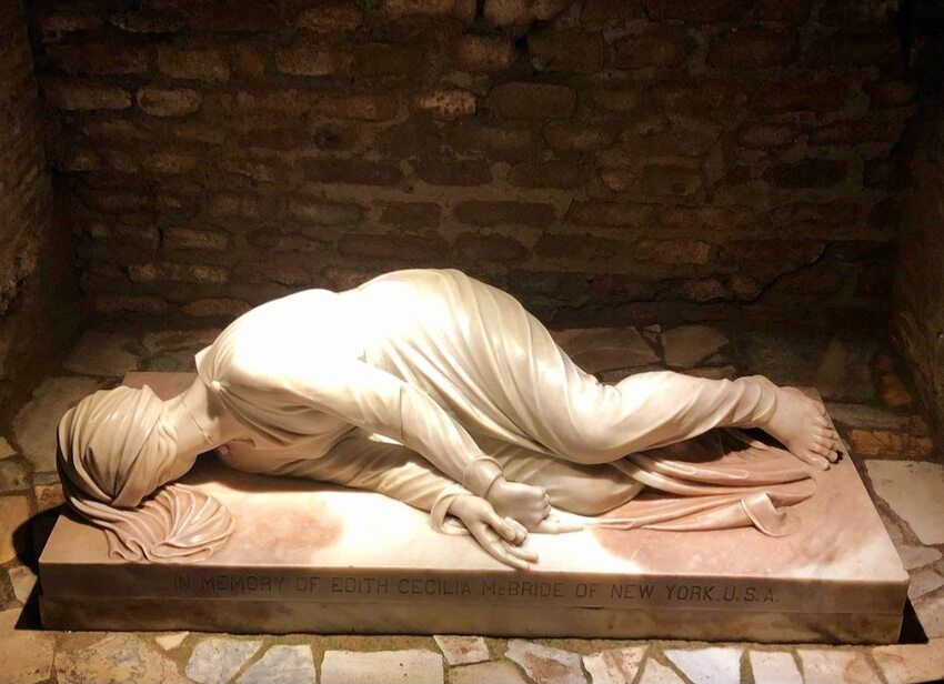 ¿Hay visitas en español a las catacumbas de San Calixto de Roma?