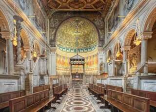 ¿Hay visitas en español en la Basílica de San Clemente de Roma?