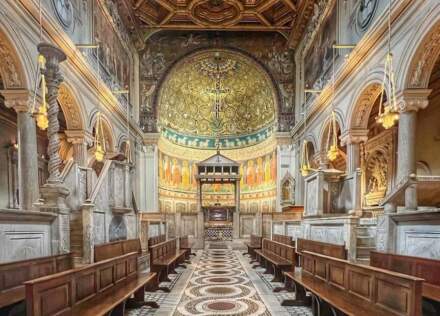 ¿Hay visitas en español en la Basílica de San Clemente de Roma?