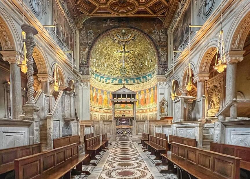 ¿Hay visitas en español en la Basílica de San Clemente de Roma?